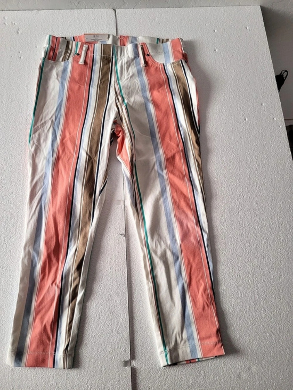 Time and Tru Stretch Fitted Capri Striped Pants Pink & White Size 6 NWT